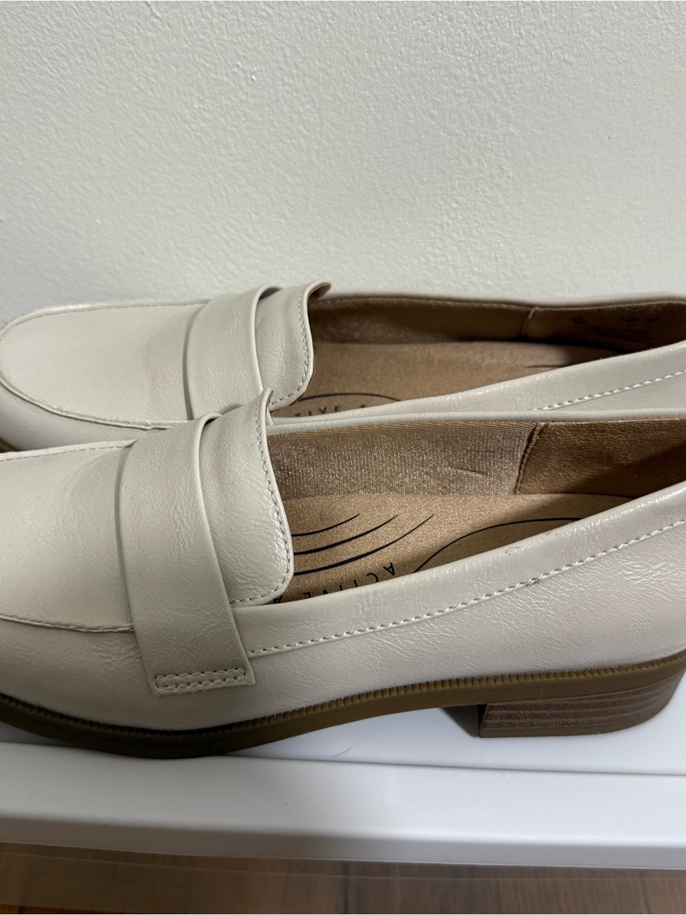 Life Stride Cream Leather Penny Loafers
